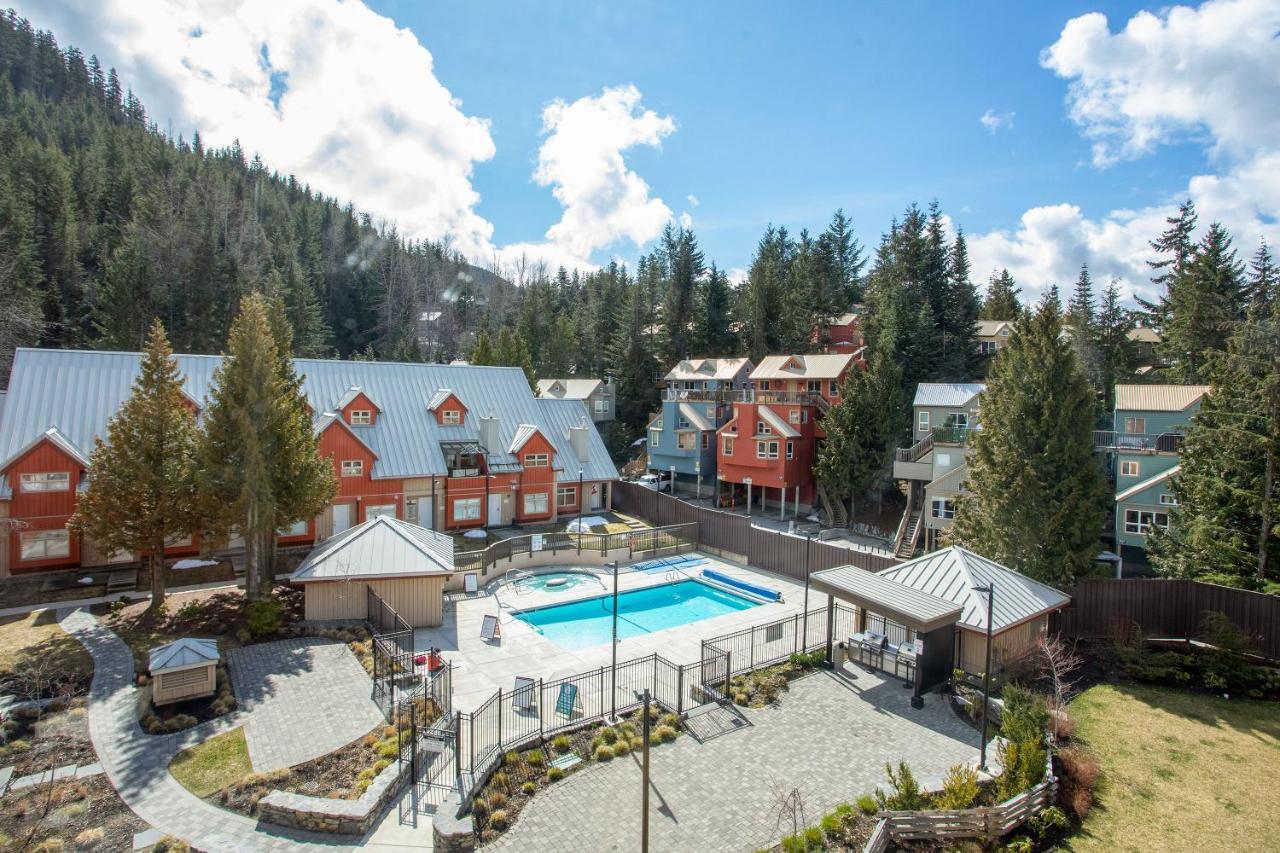 וויסטלר Lake Placid Lodge By Whiski Jack מראה חיצוני תמונה