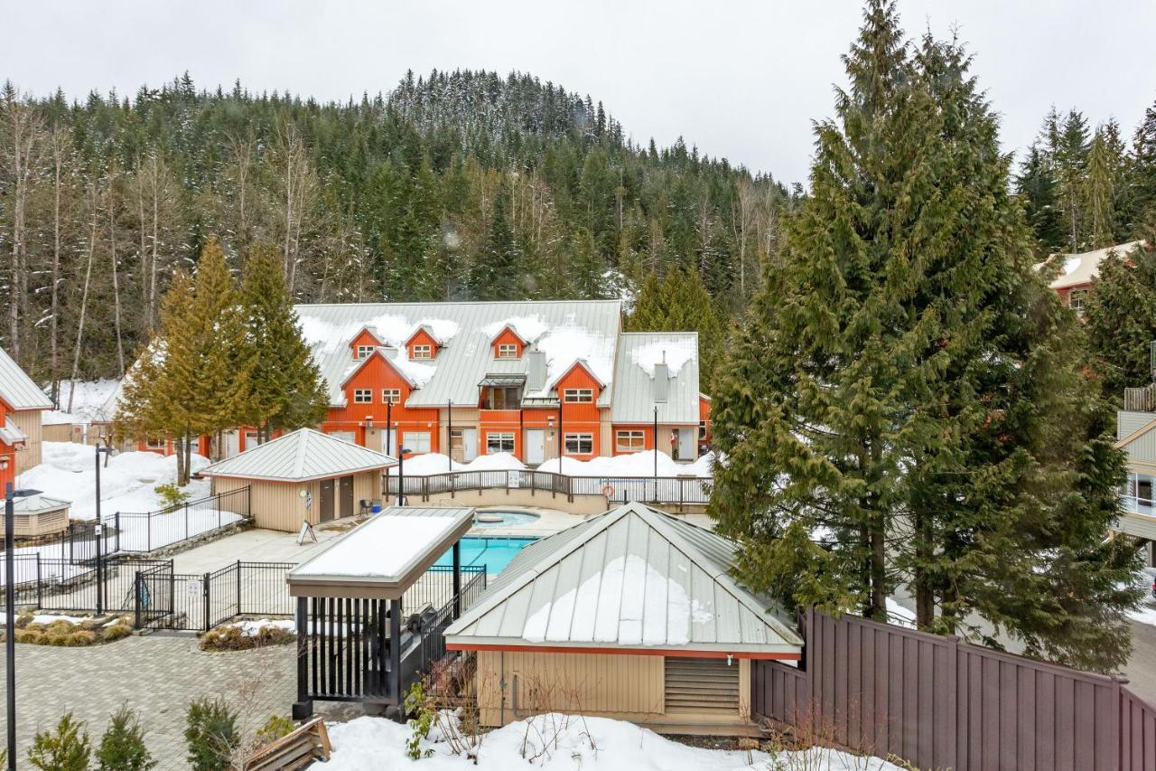 וויסטלר Lake Placid Lodge By Whiski Jack מראה חיצוני תמונה